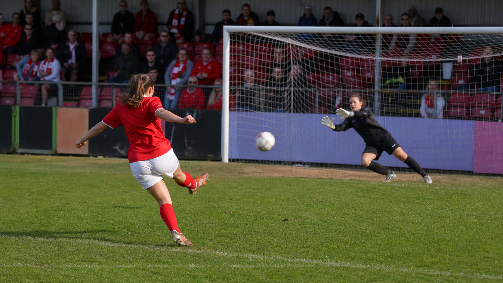 Shelbourne Women Move Level with Athlone Town at League of Ireland Summit After Flocchini Penalty Sinks Wexford